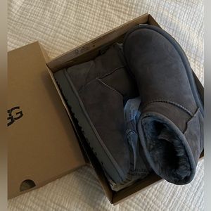 UGG CLASSIC MINI GREY SIZE 7